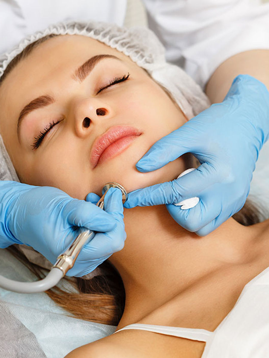 Instant lift and tightening facial
